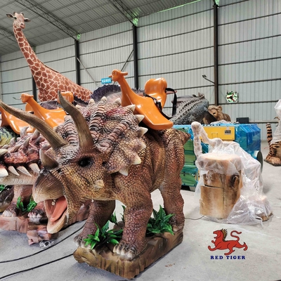 Animatronic Triceratops ในร่มนั่งบนไดโนเสาร์ขนาดที่กำหนดเอง