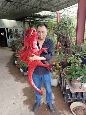การควบคุมด้วยมือ Animatronic หุ่นเด็กไดโนเสาร์ที่เหมือนจริงปรับแต่งได้