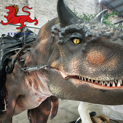 การทําด้วยมือ การจําลอง Animatronic ดินโซเสื้อในงานเลี้ยงเสื้อ